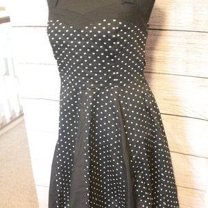 Vintage B&W Fit & Flare Dress Large EUC Tie neck